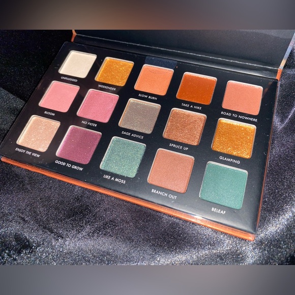 ✨MILANI COSMETICS - EYESHADOW PALETTE (3pc BUNDLE)✨ BRAND NEW PRODUCTS! - Picture 5 of 16